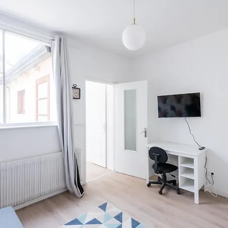 Apartment Equipe Proche Centre & Gare
